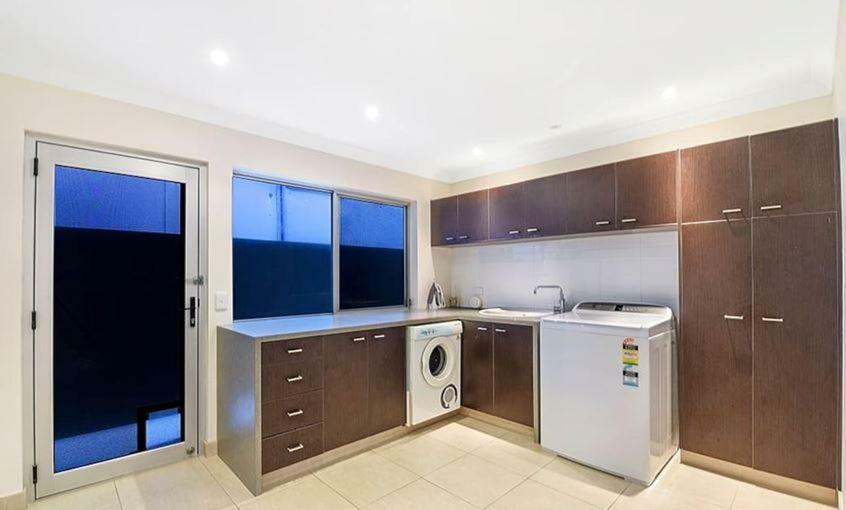 Beachfront Beauty! Gold Coast Exterior photo