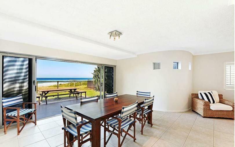 Beachfront Beauty! Gold Coast Exterior photo